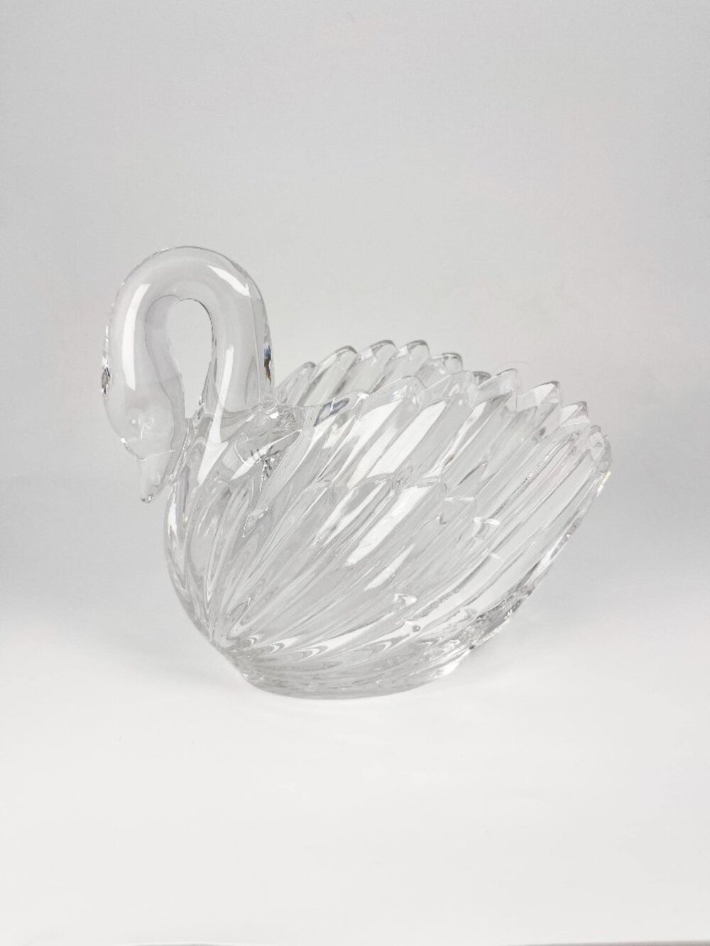 Vintage Gloria Vanderbilt crystal swan dish